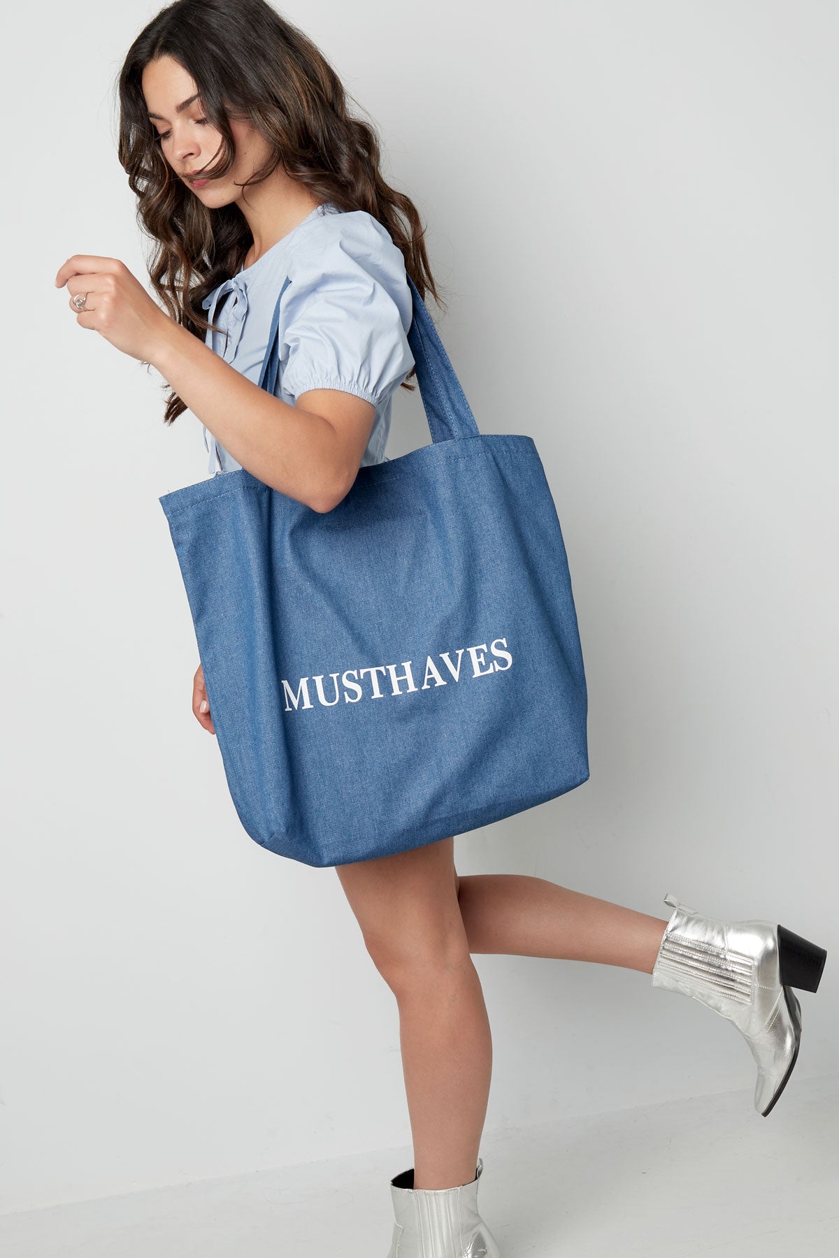 Musthaves - Denim Shopper